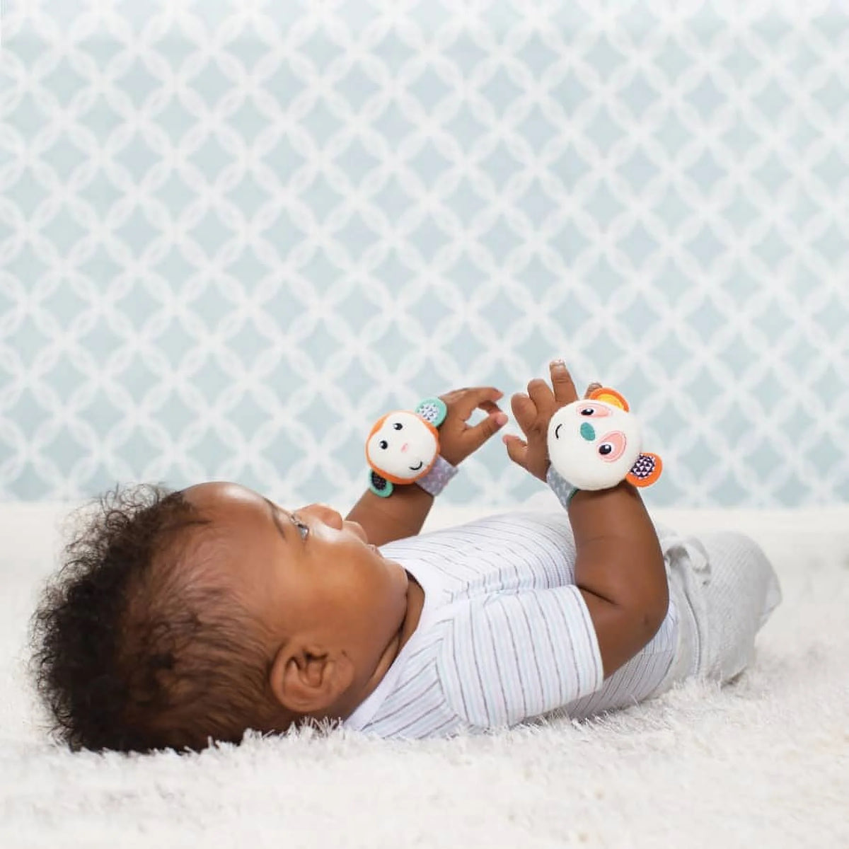 2-Count Baby Wrist Rattles O76580