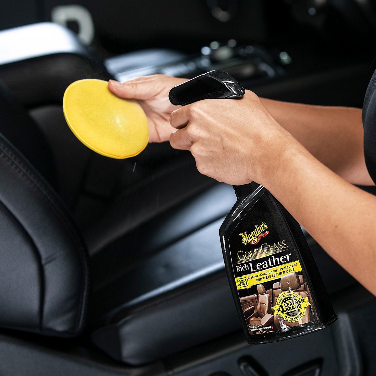 15.2 oz Leather Spray P936280