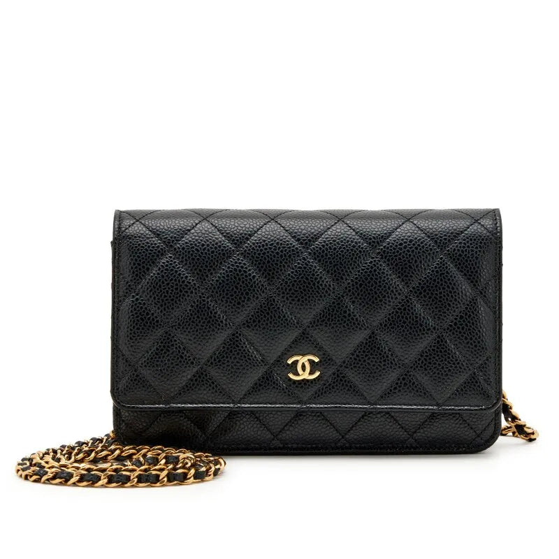 Black Wallet on Chain with Gold Hardware X289638